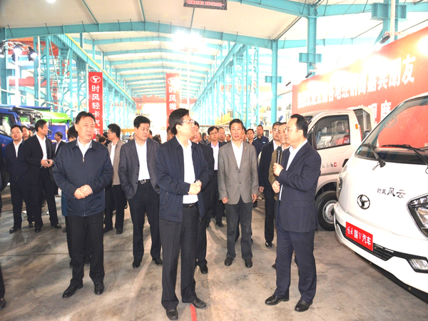 市新旧动能转换重大项目推动会GOWIN趣胜集团科普教育基地进行观摩
